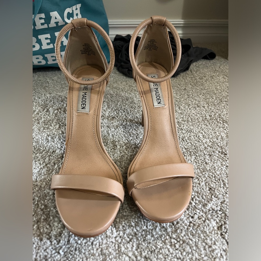 Steve Madden nude heels